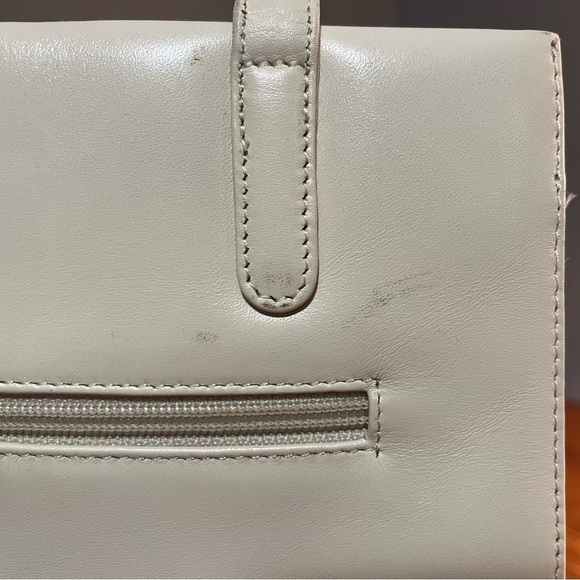 Dillards vintage Leather Ivory Purse
Perforated Diamond Pattern - Picture 5 of 13